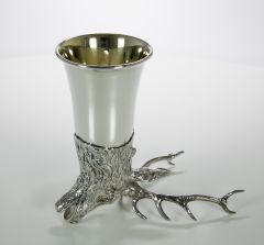 Jagdbecher mit Hirsch und Innenvergoldung
